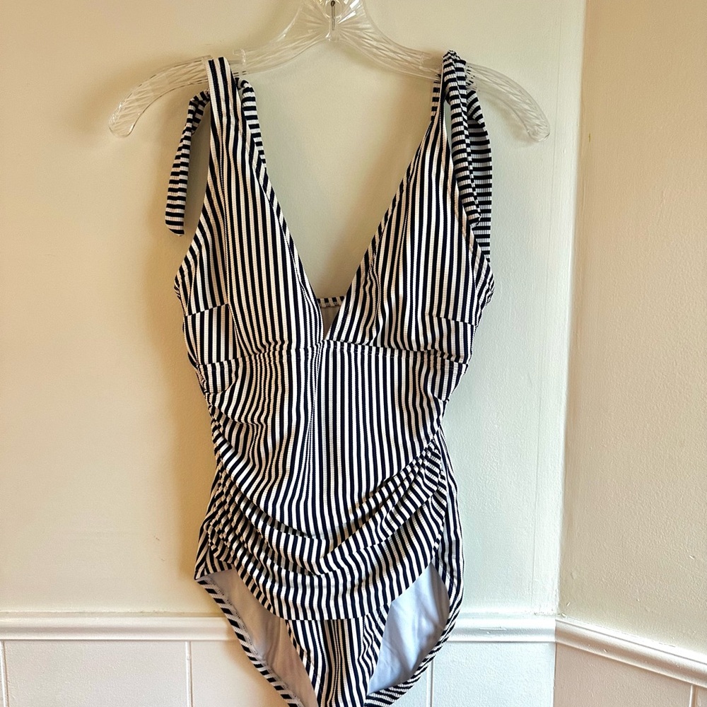 Ellen Tracy Black and White Striped Ruched Shoulder Tie Women’s Swimsuit Size 10